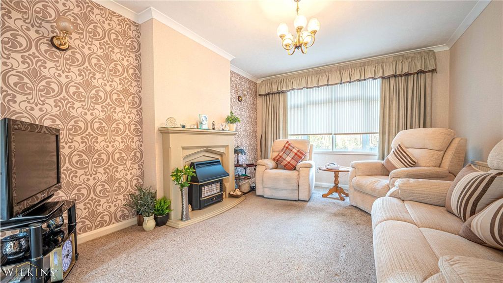 Property photo 2 of 37 Picture No. 20