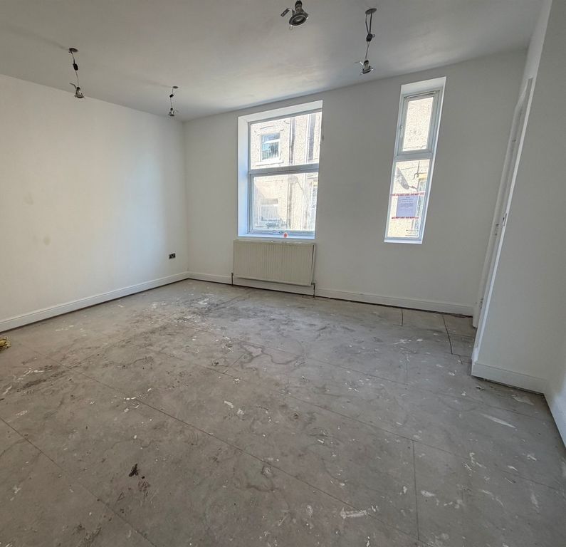 Property photo 3 of 4