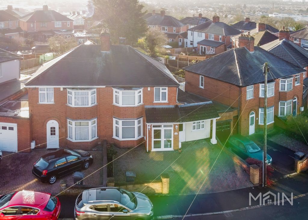 Property photo 2 of 20