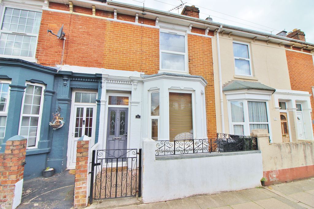 Property photo 1 of 18