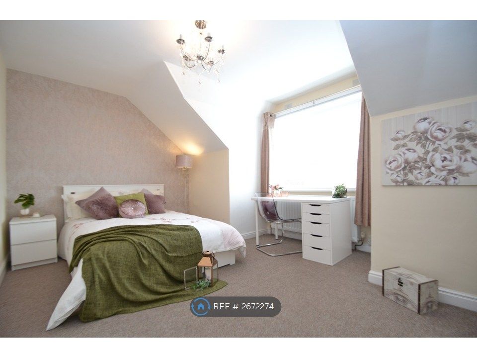 Property photo 2 of 11 Bedroom 6