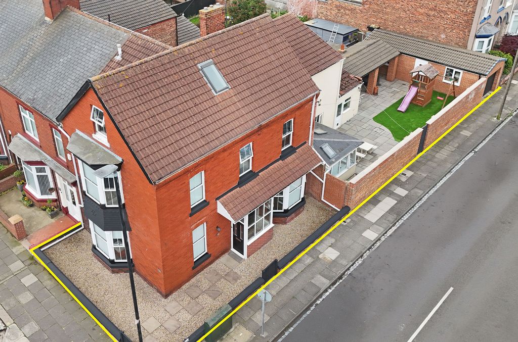 Property photo 1 of 50