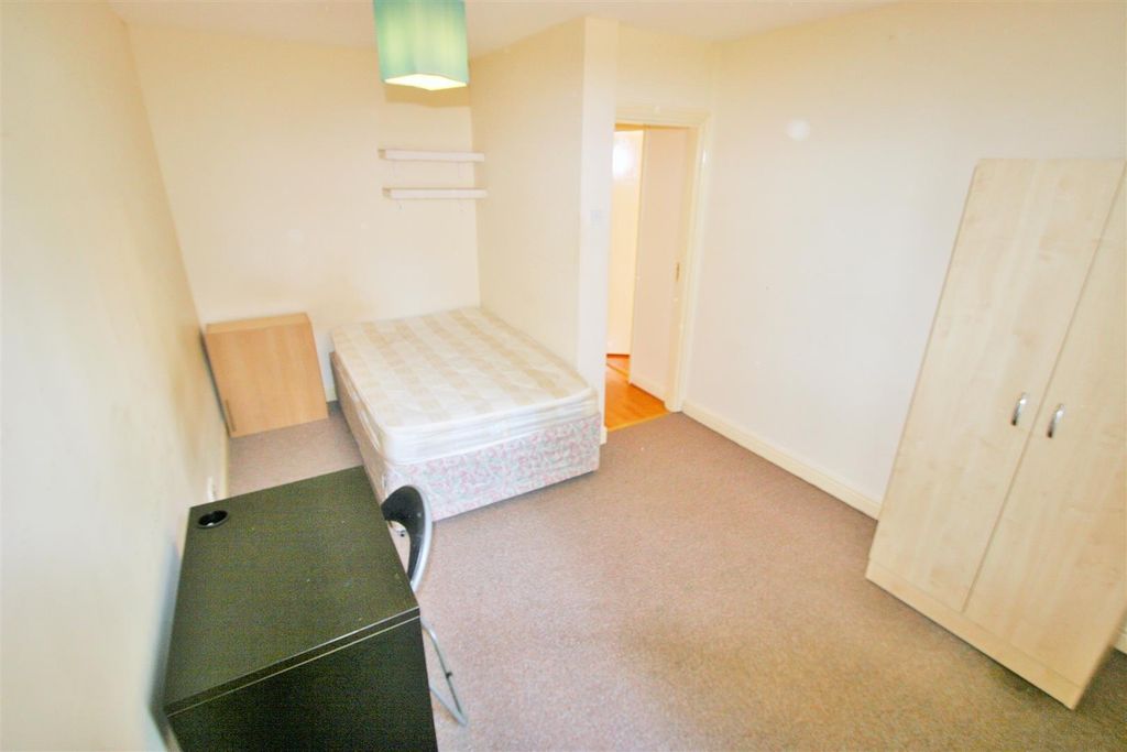 Property photo 1 of 6 A Simple And Functional Single Bedroom Featuring A...