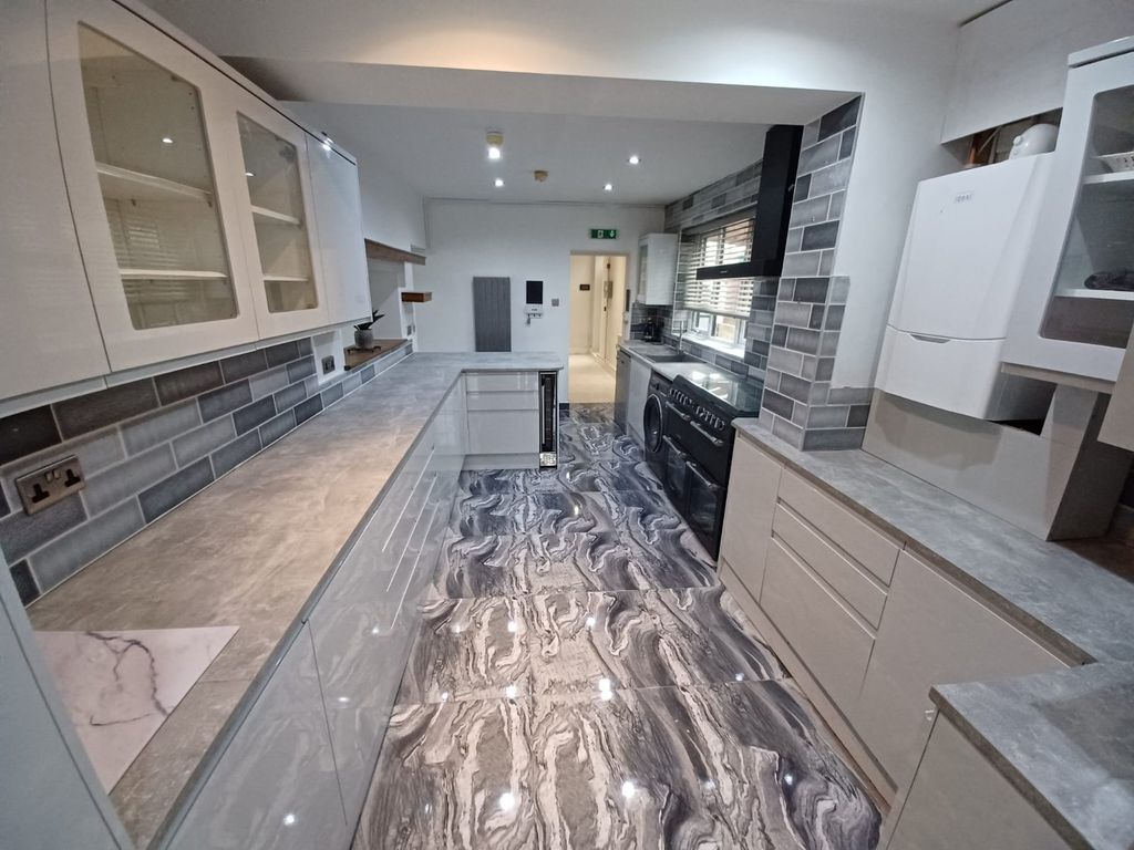 Property photo 2 of 13 Picture No. 01