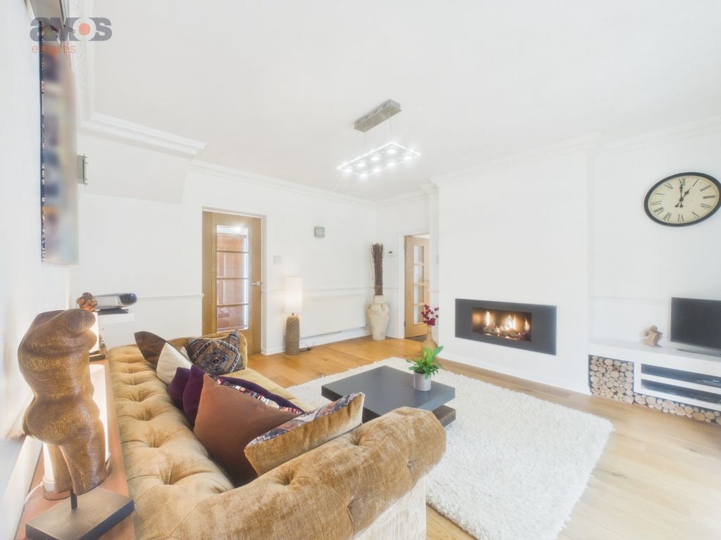 Property photo 2 of 24 4822695