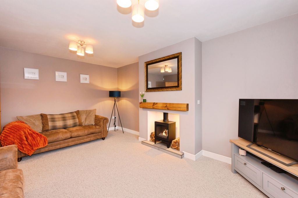 Property photo 3 of 10 Living Room