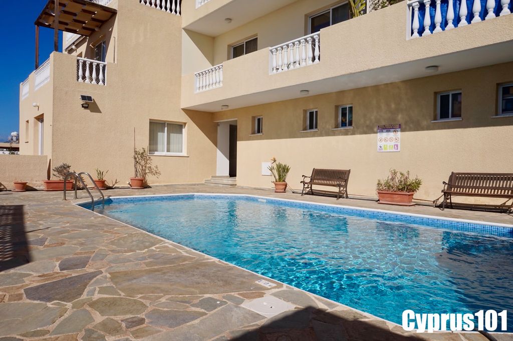 Property photo 3 of 34