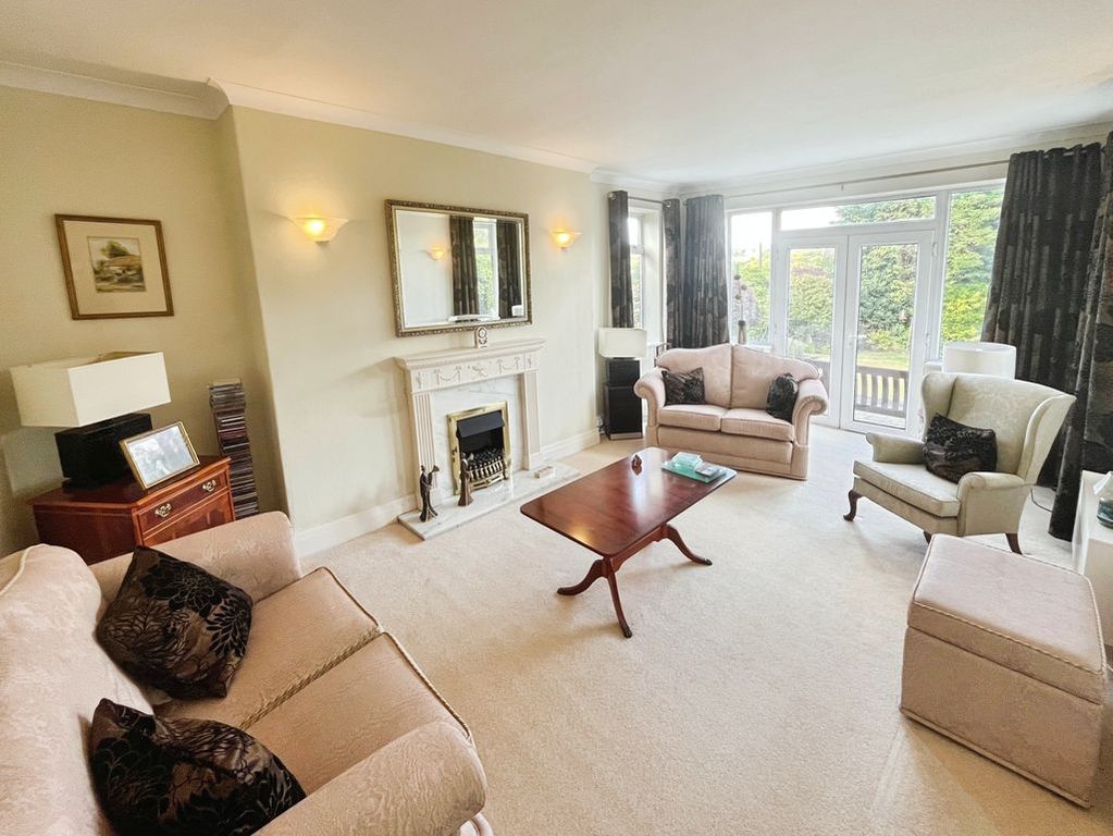 Property photo 2 of 34 Sitting Room