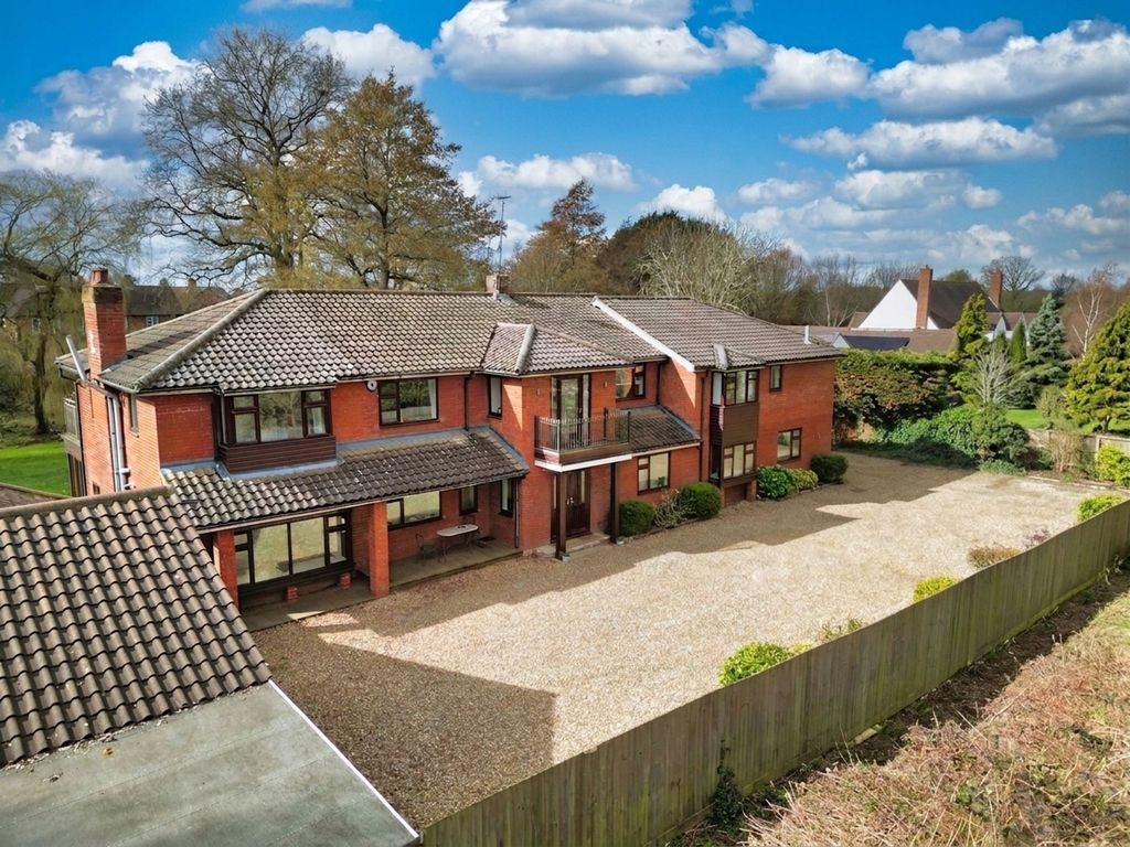 Property photo 1 of 31