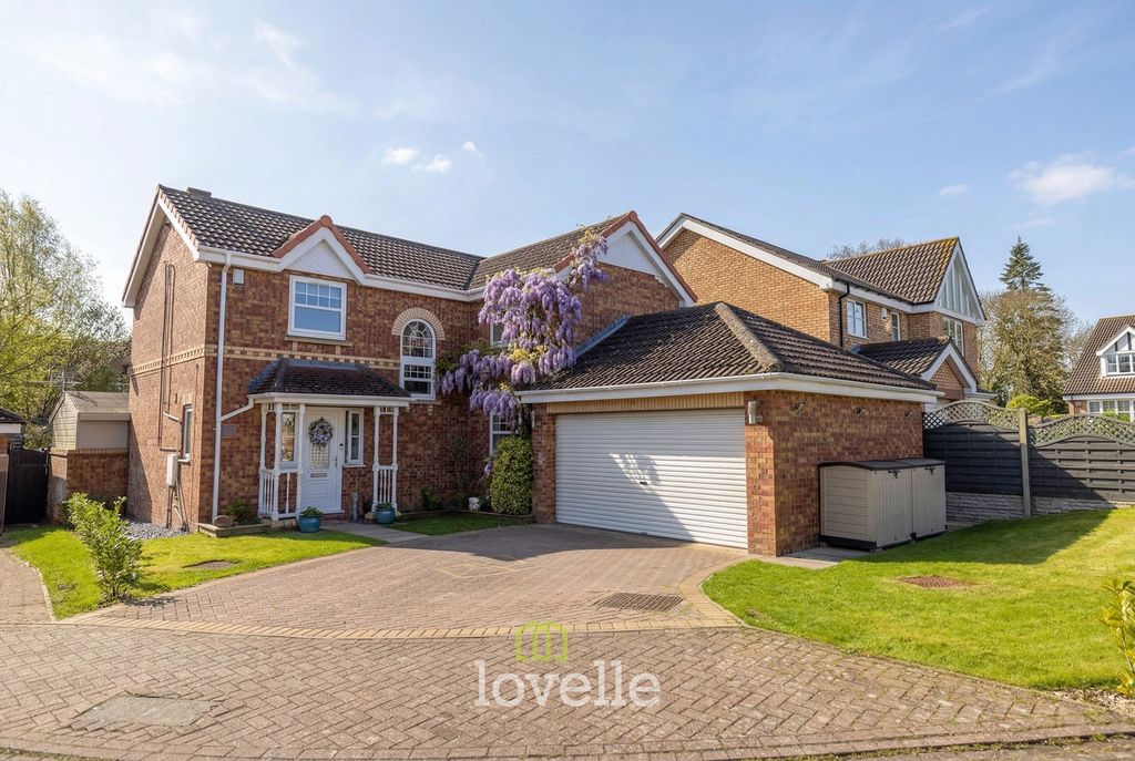 Property photo 1 of 32