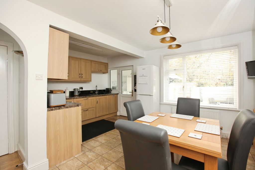 Property photo 3 of 18 Kitchen/ Diner