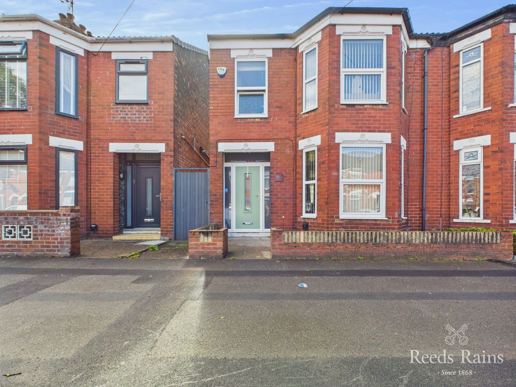 Property photo 1 of 22 Front Forecourt