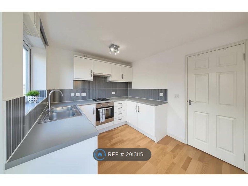Property photo 2 of 6 Kitchen
