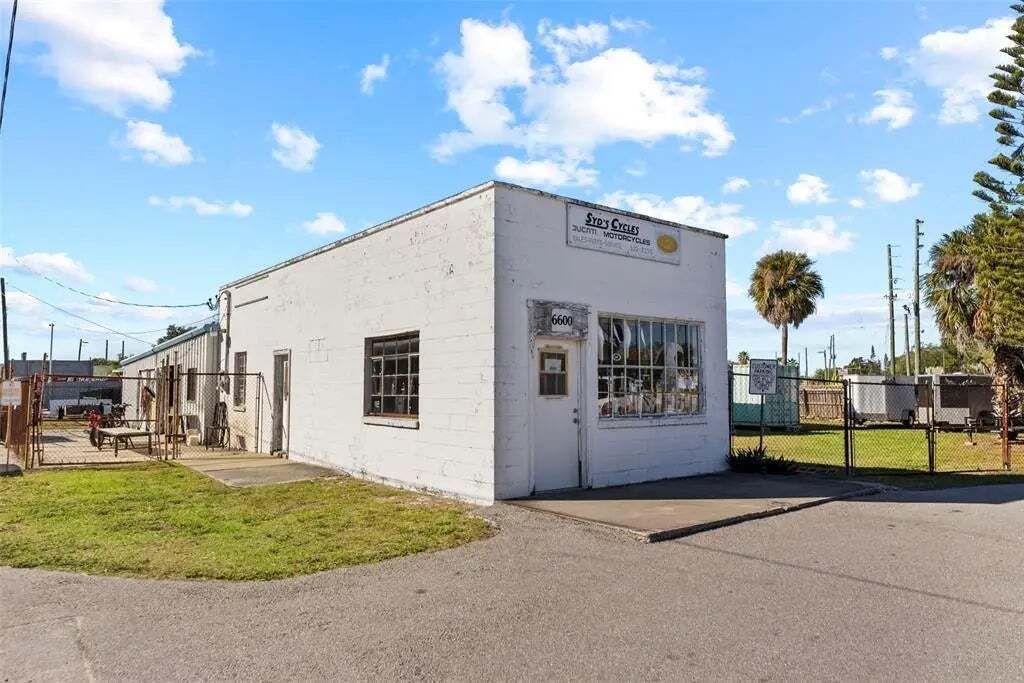 Property photo 1 of 20