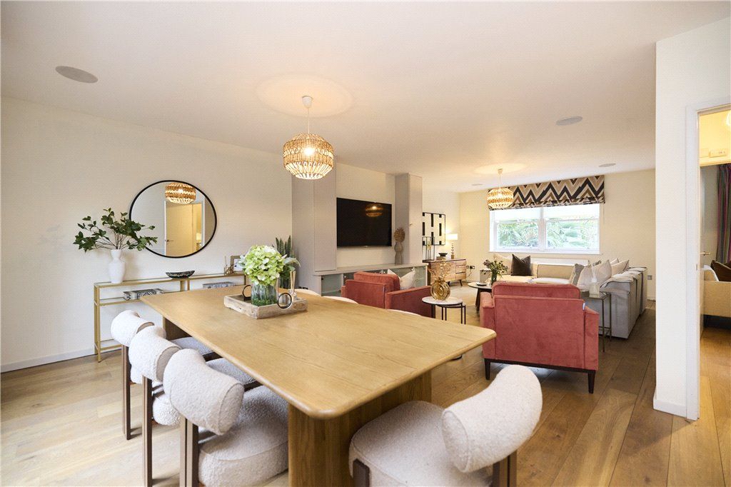 Property photo 2 of 49 Picture No. 33