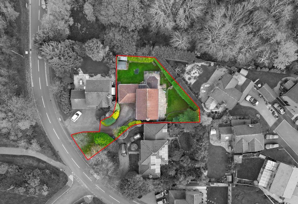 Property photo 2 of 33