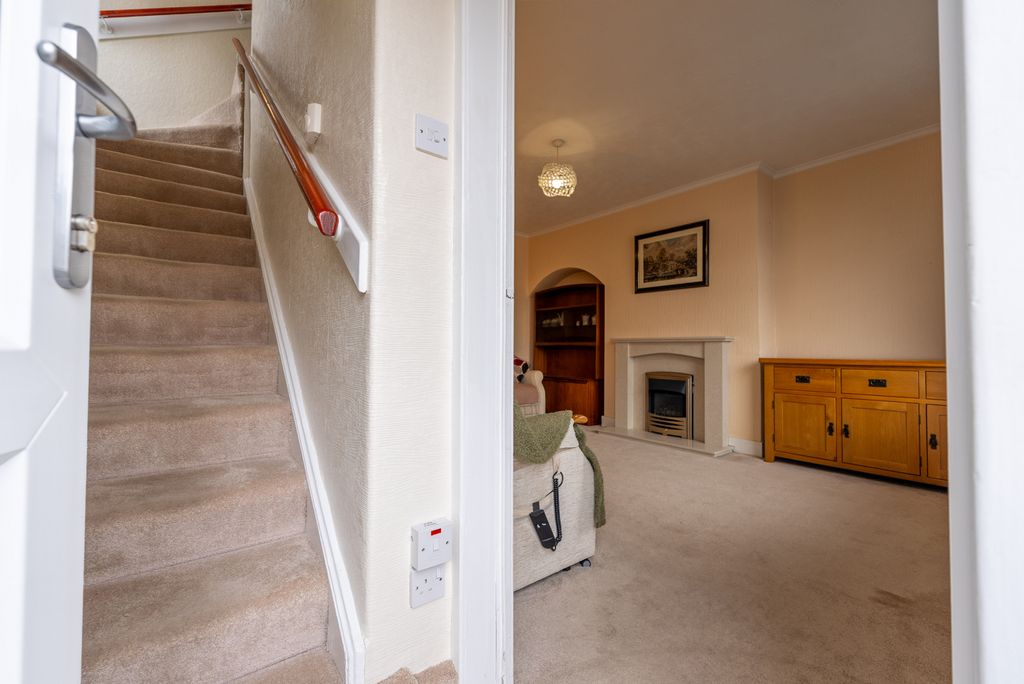 Property photo 2 of 28 Gallery