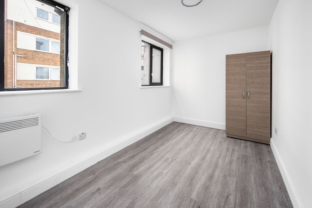 Additional image 4 of 5 bed flat to rentSharers Welcome IG1