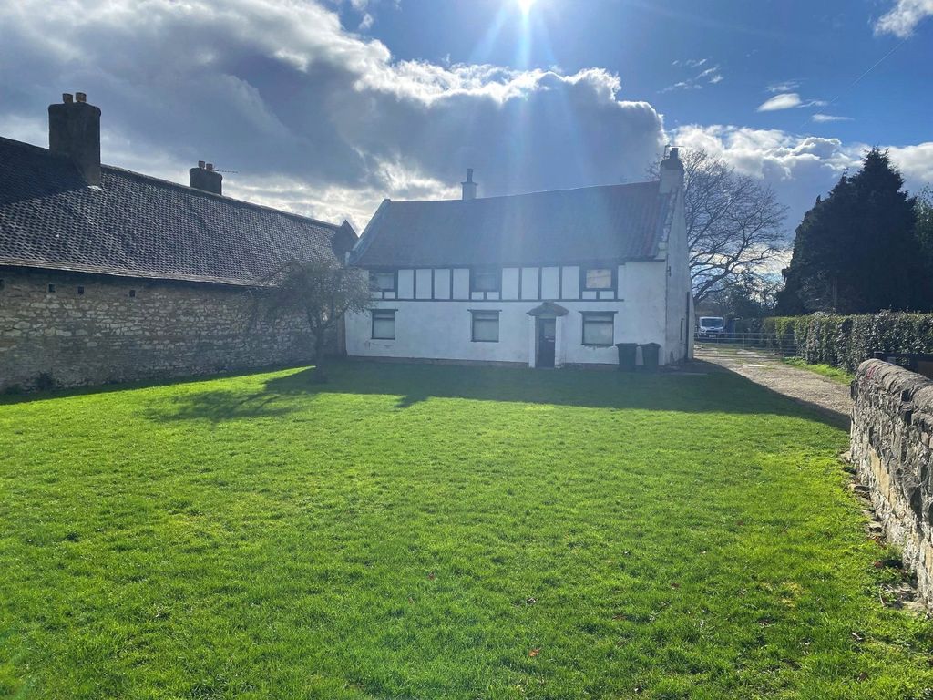 Property photo 1 of 1 Frontage