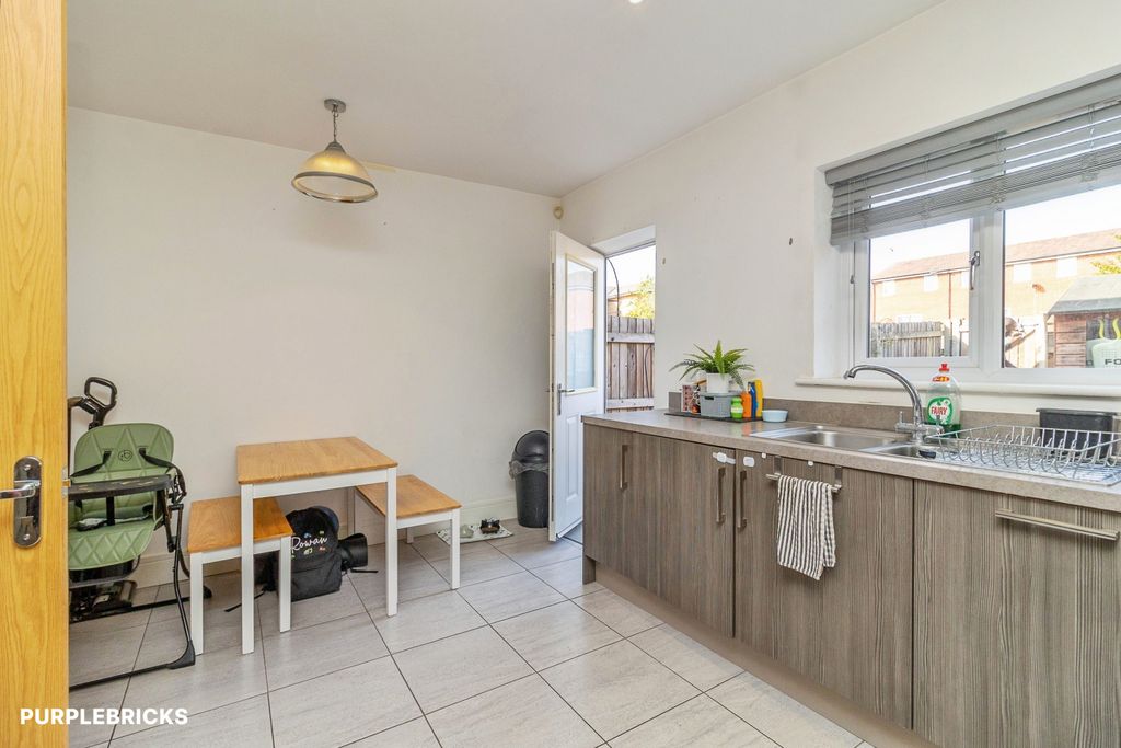 Property photo 3 of 53