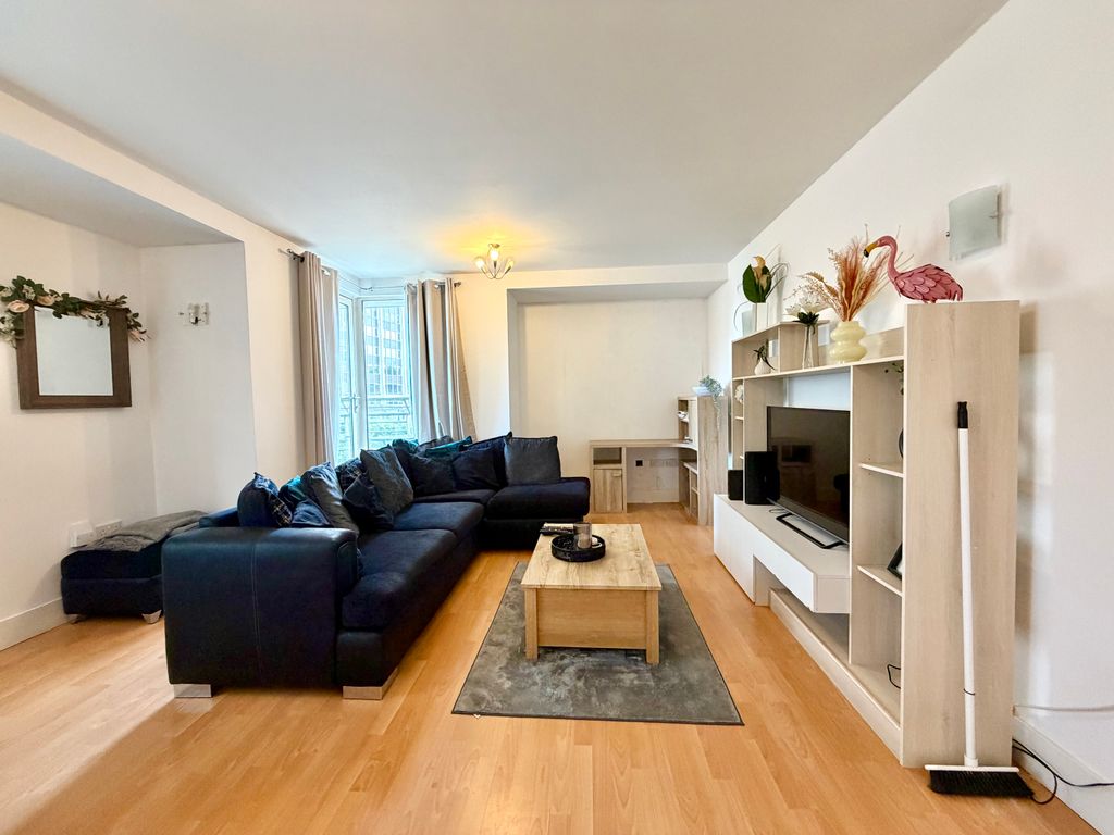Property photo 3 of 16 Img_2941