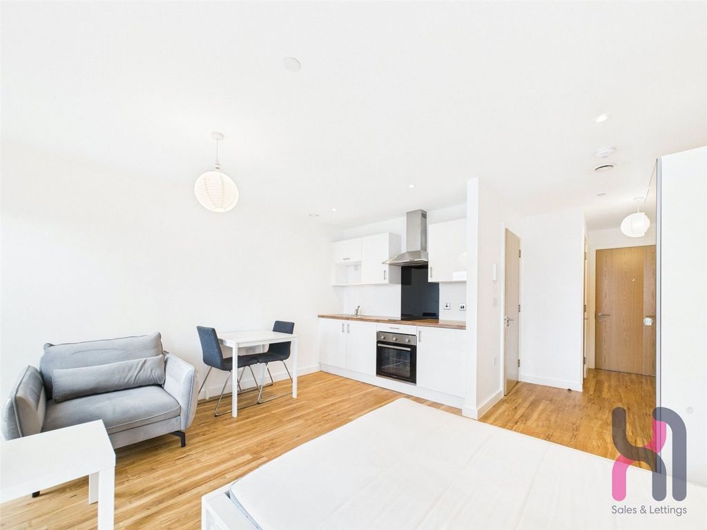 Property photo 2 of 10