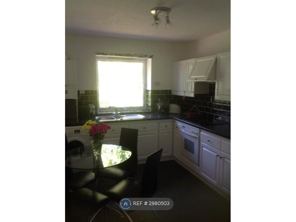 Property photo 2 of 9 Kitchen