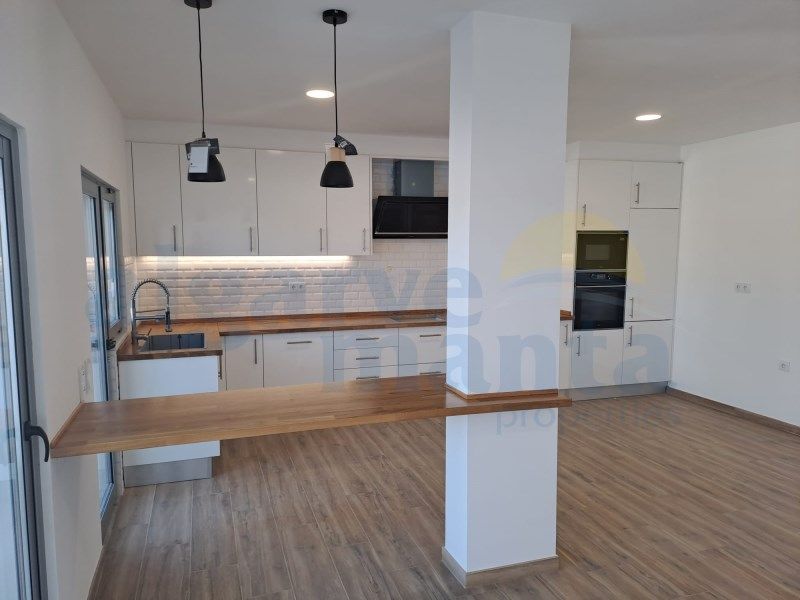 Property photo 3 of 34