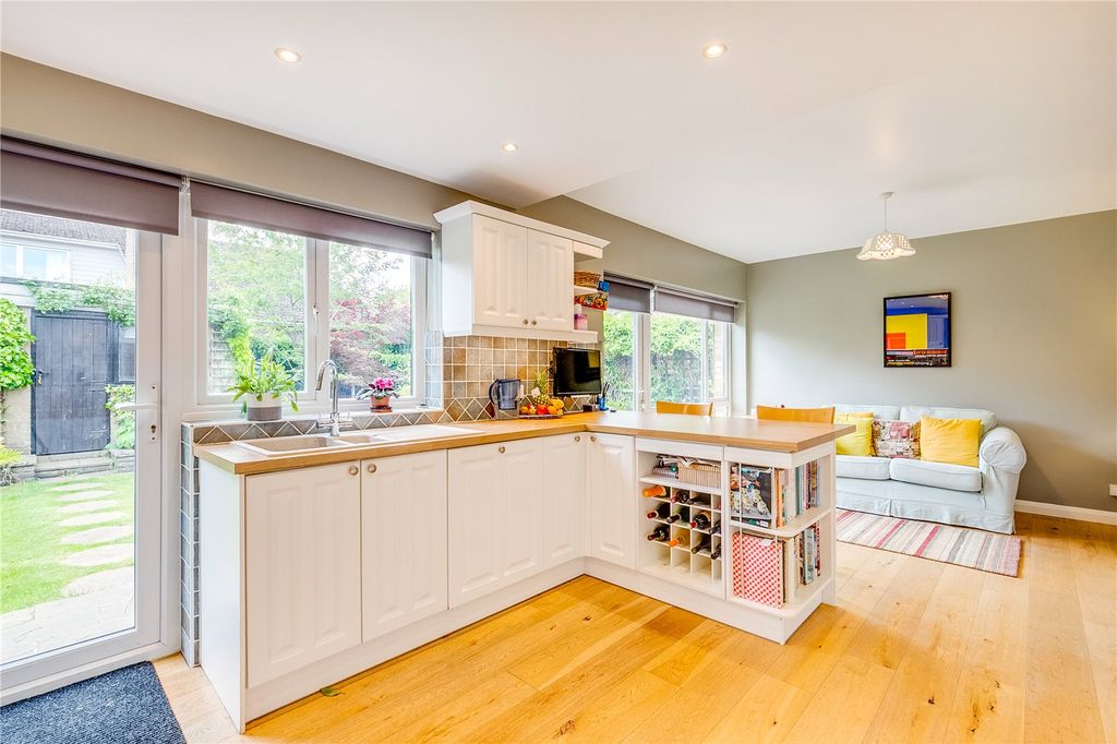 Property photo 3 of 30 Picture No. 30