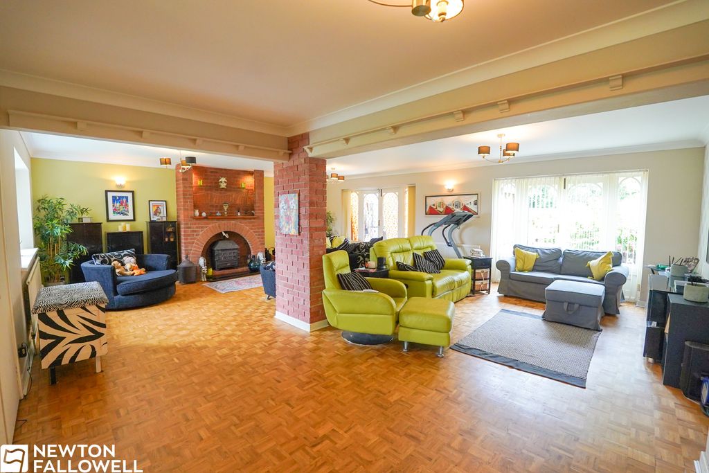 Property photo 3 of 25