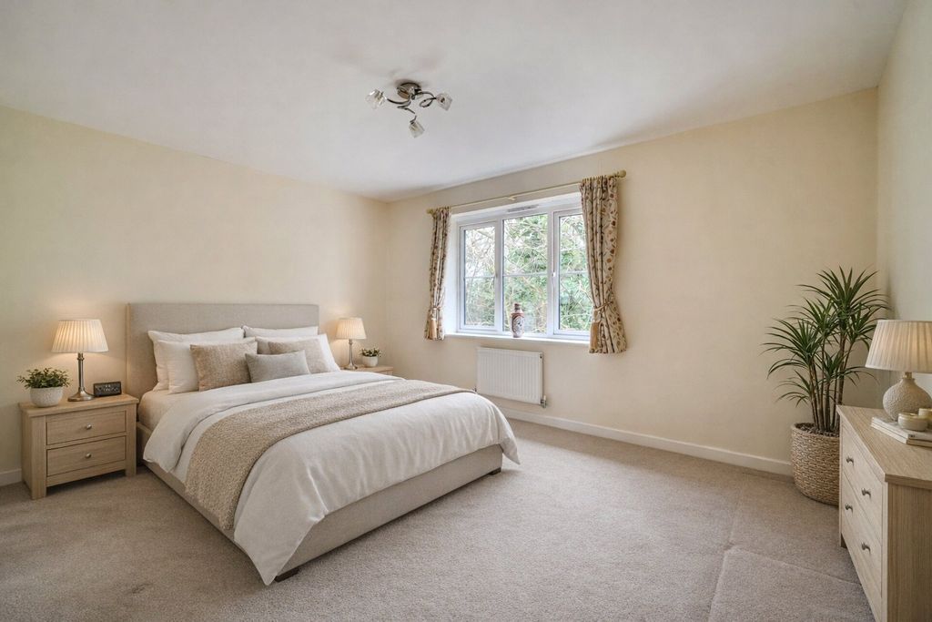 Property photo 3 of 24 Bedroom Ai