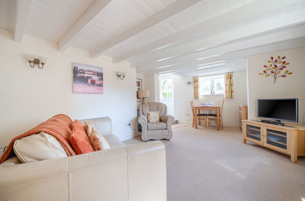 Property photo 3 of 11 1431526-4-69Bbe84...