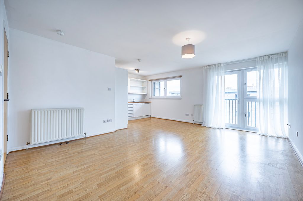 Property photo 2 of 32