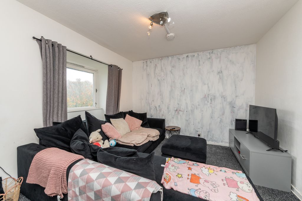 Property photo 3 of 37