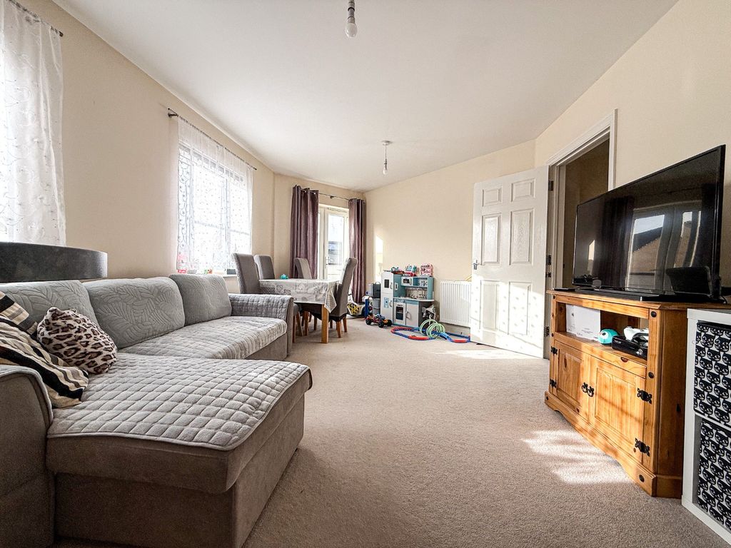 Property photo 2 of 8 4804653