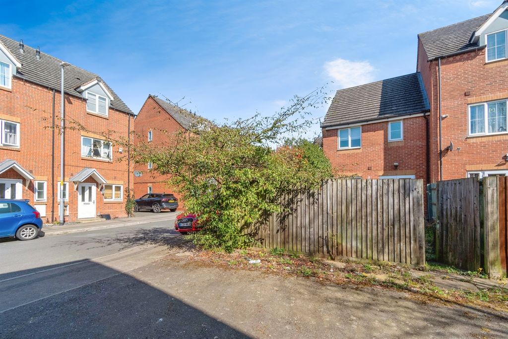 Property photo 2 of 14