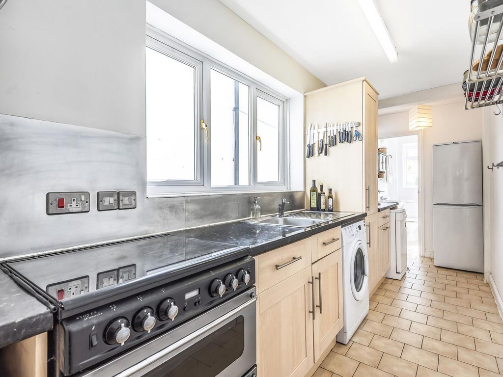 Property photo 3 of 8 Kitchen