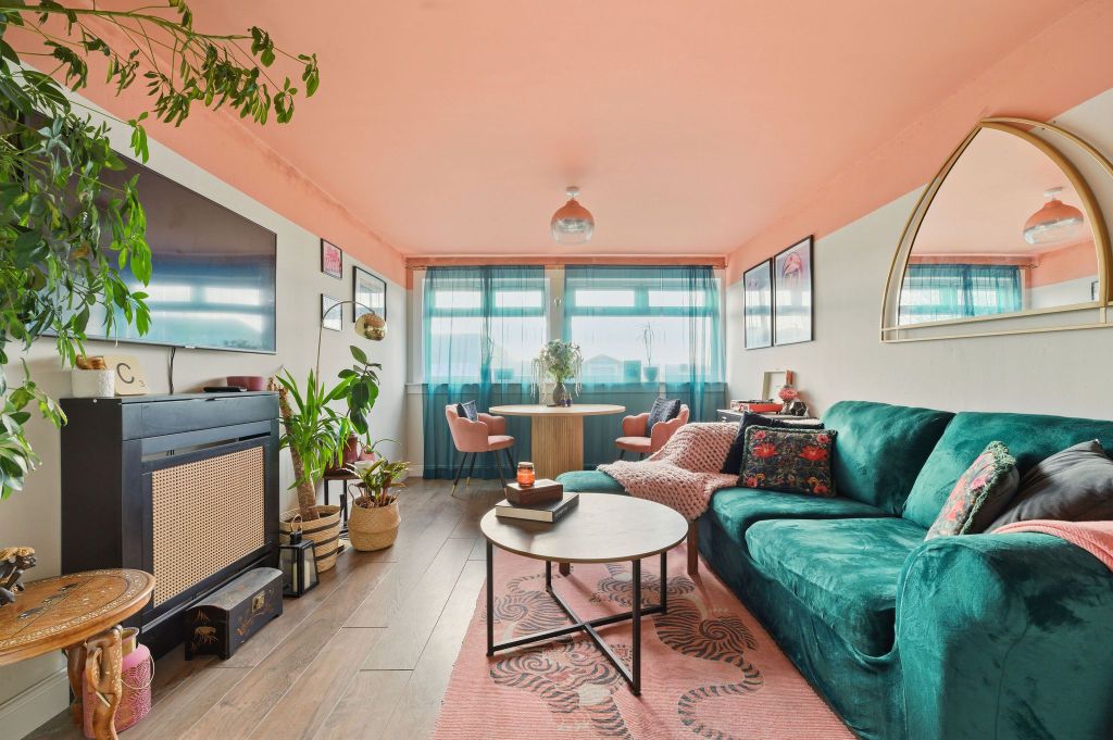 Property photo 3 of 18