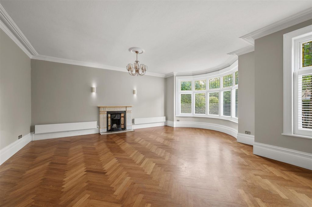 Property photo 2 of 39 88 Edge Hill -9.Jpg