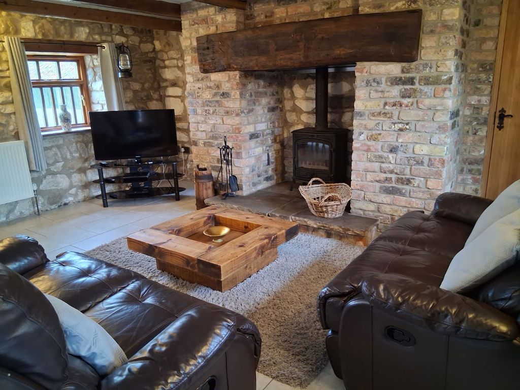 Property photo 3 of 11