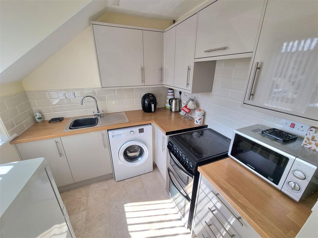 Additional image 5 of 2 bed flat for saleWestgate Mews, Launceston PL15