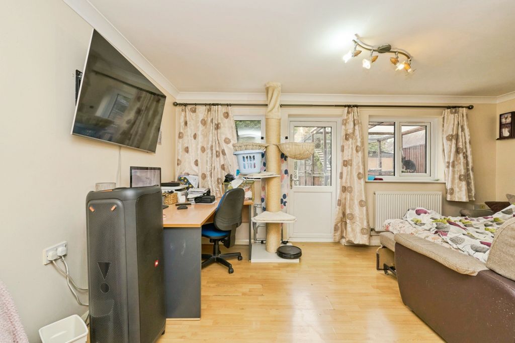 Property photo 2 of 18 1889156-25