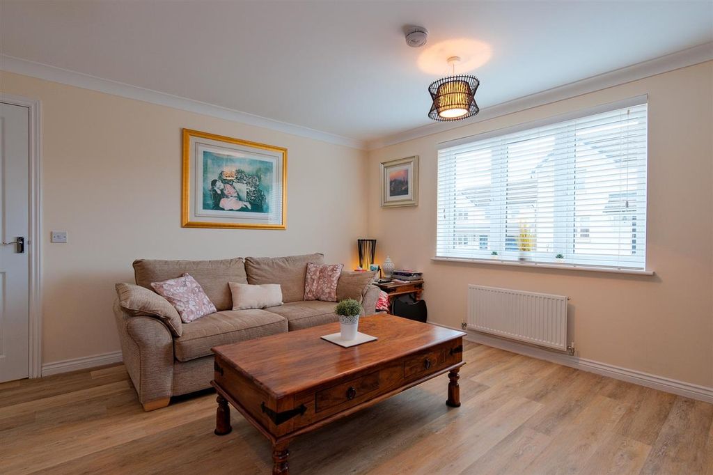 Property photo 3 of 29