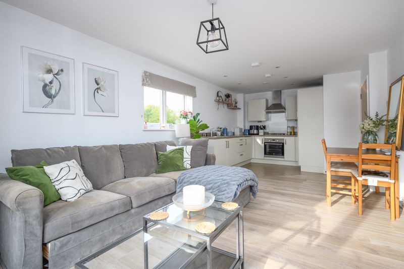 Property photo 1 of 10 Photo 9