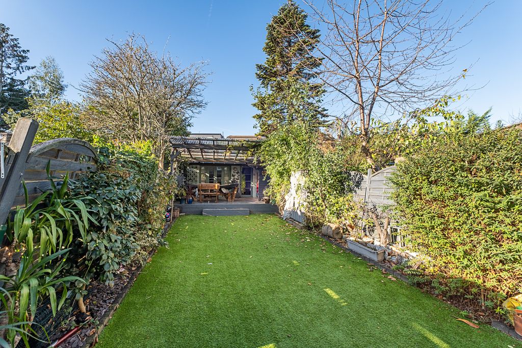 Property photo 3 of 18