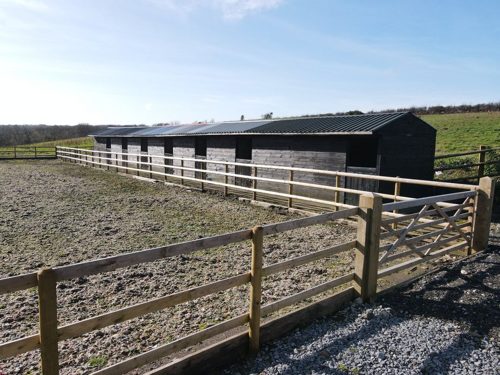 Property photo 2 of 35