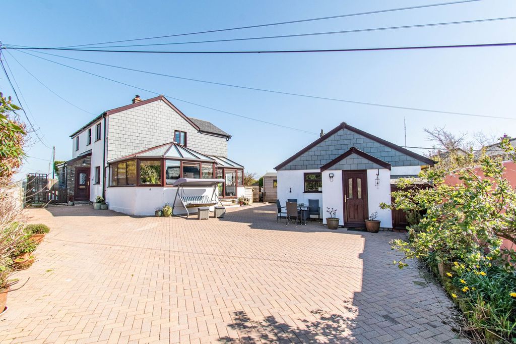 Property photo 1 of 32