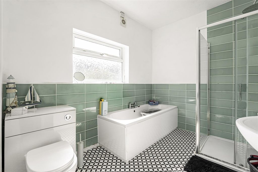 Property photo 2 of 11 7_50719.Jpg