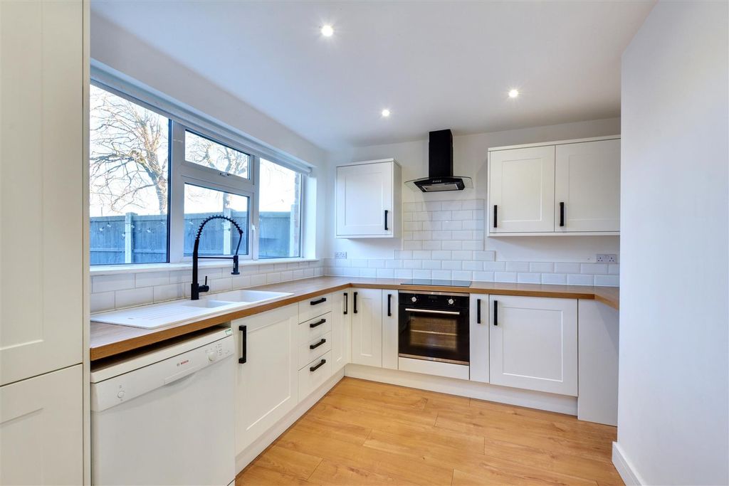 Property photo 3 of 14 Kitchen_3.Jpeg