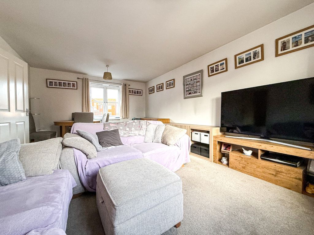 Property photo 2 of 16 4906724